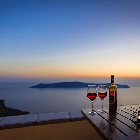 Azure Santorini فيلة