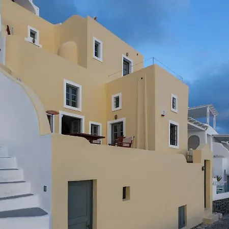 فيلة Azure Santorini *